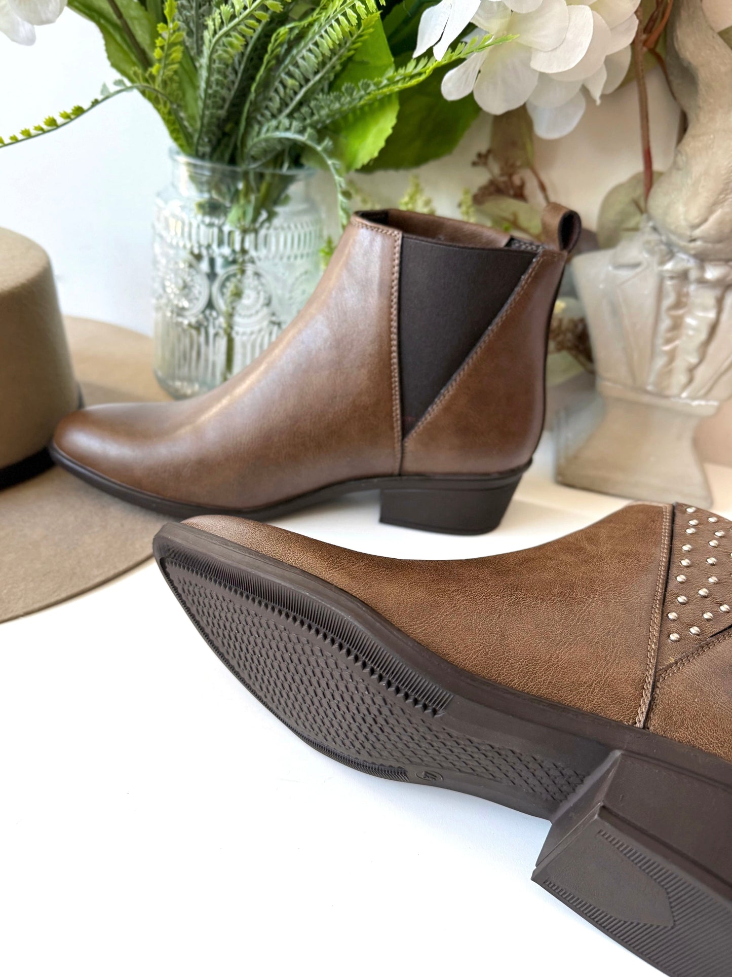 Botines Frey Almendra