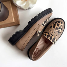 Cargar imagen en el visor de la galería, Mocasines Lilu Taupe
