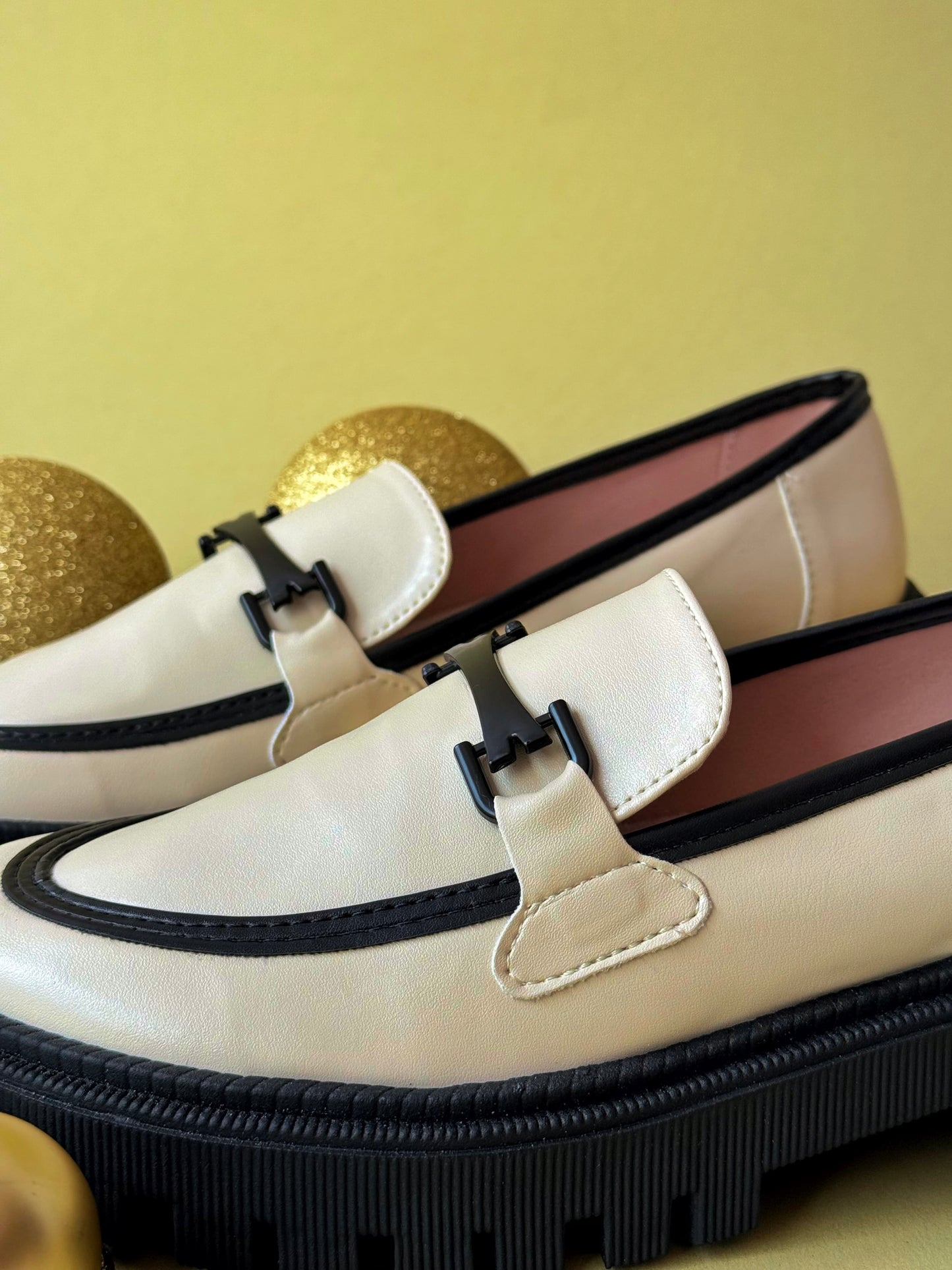 Mocasines Olivia Beige Negro