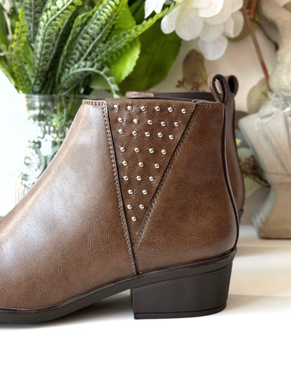 Botines Frey Almendra