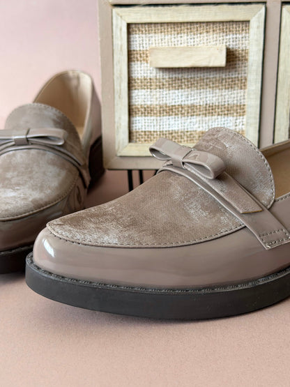Mocasines Gigi Almendra