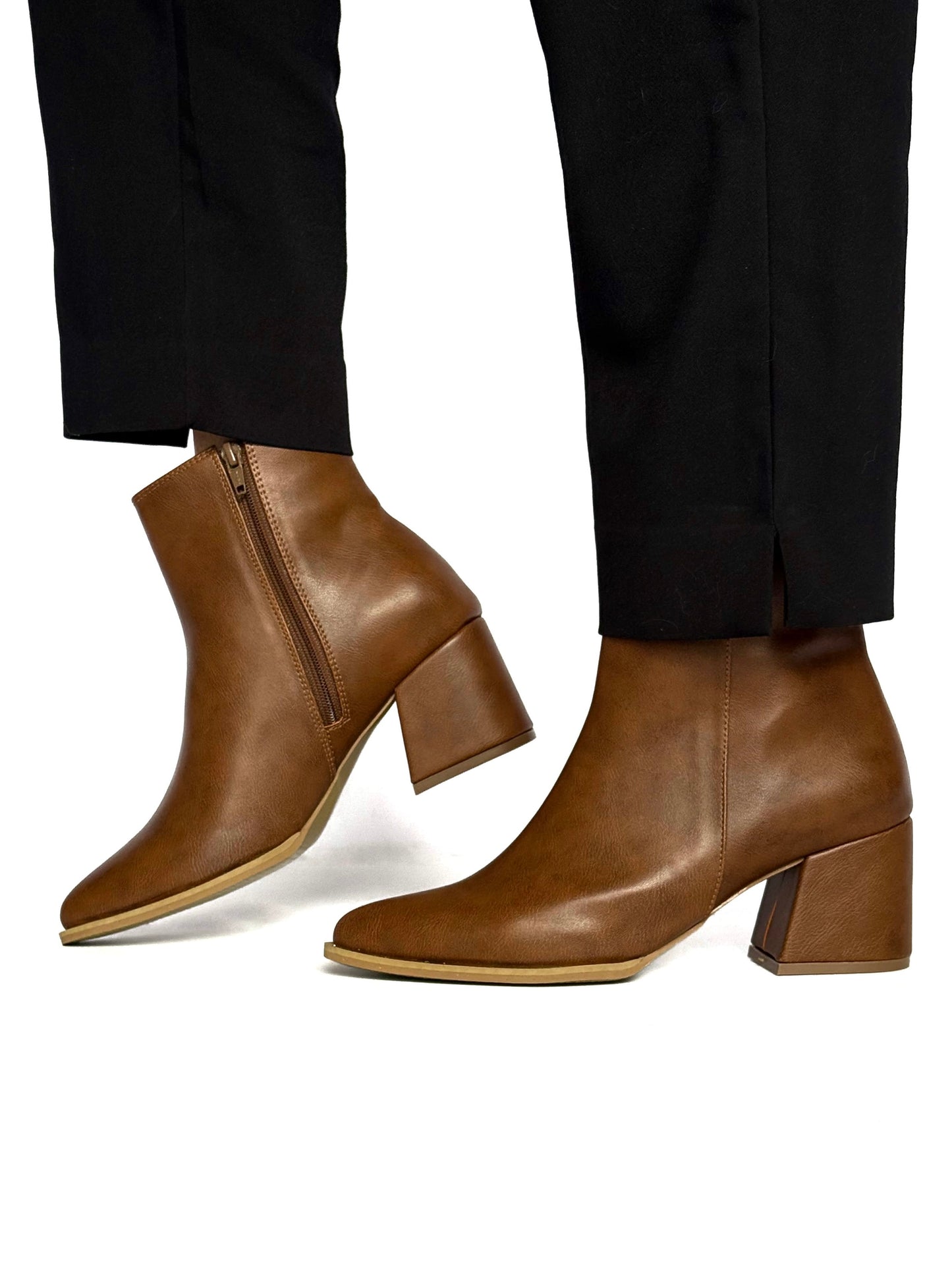 Botines Angie Almendra