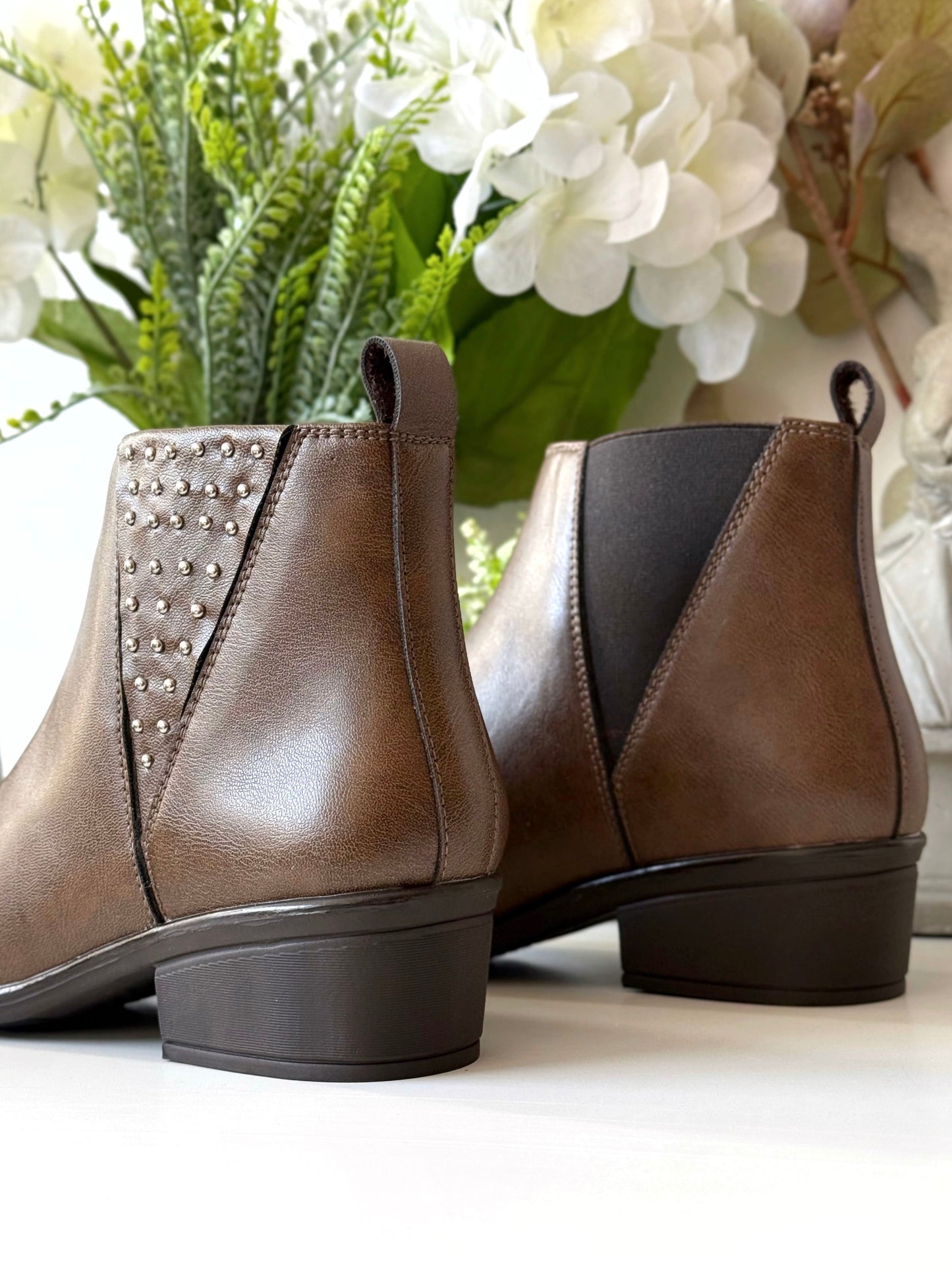 Botines Frey Almendra